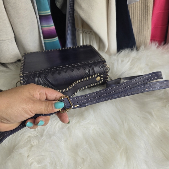 Purple Embroidered Leather Handbag - Picture 6 of 7